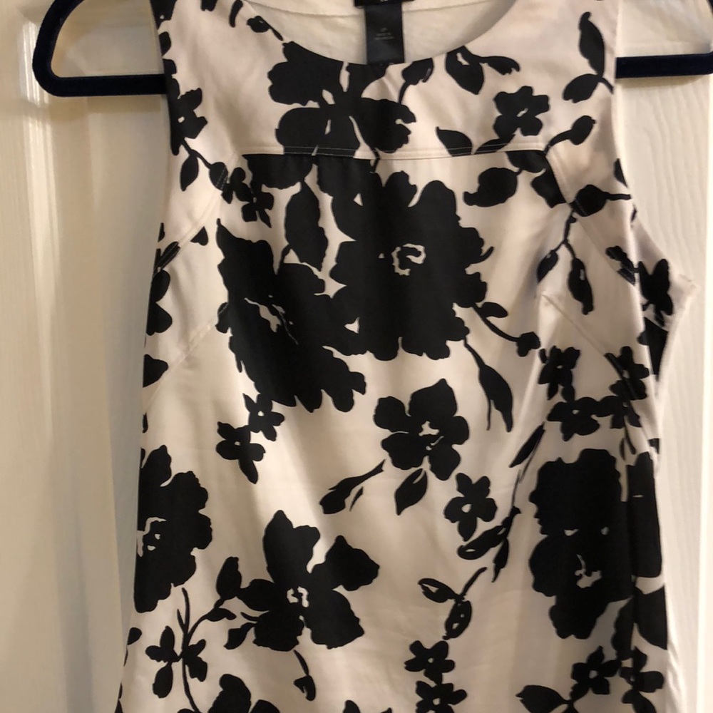 Ann Taylor SP black and cream sleeveless top